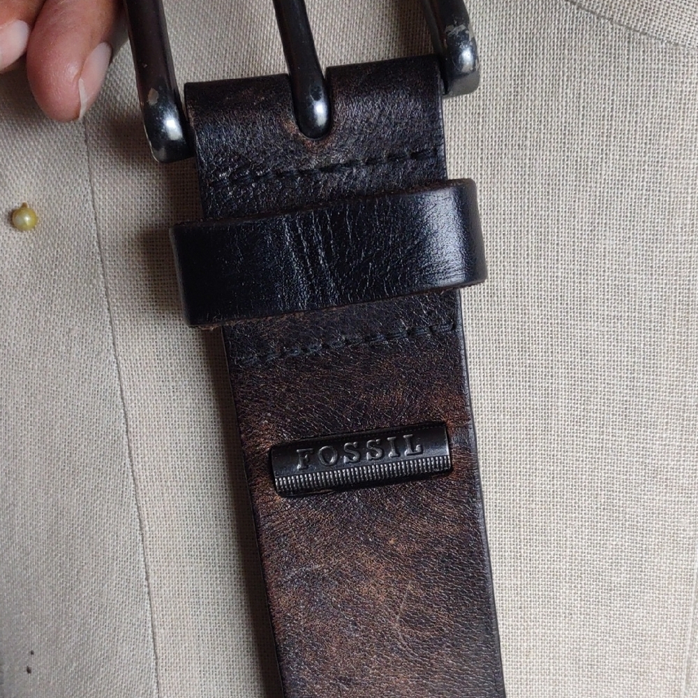 Fossil Men's Brown Leather Belt - Picture 5 of 8